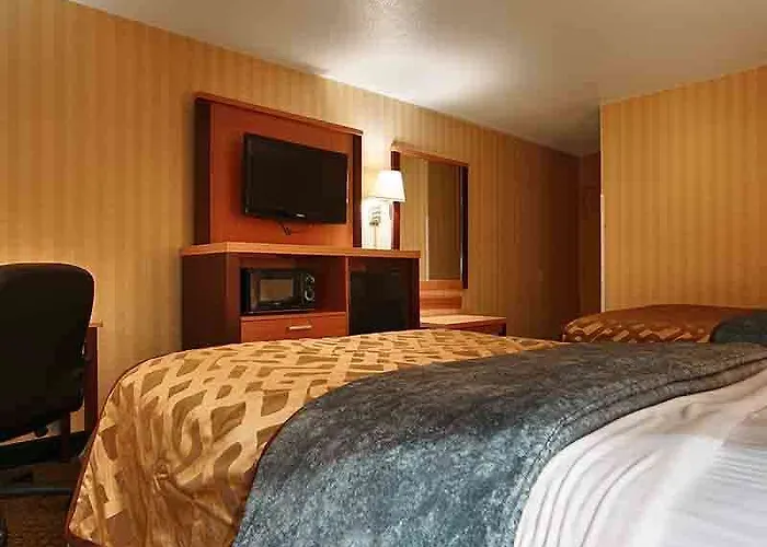 Hotel Magnuson Grand North Columbus