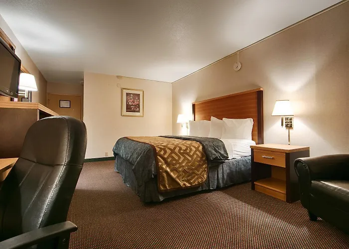 Hotel Magnuson Grand North