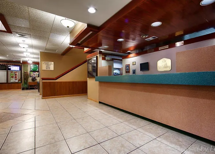 Hotel Magnuson Grand North Columbus