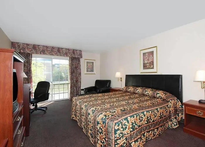 Hotel Magnuson Grand North