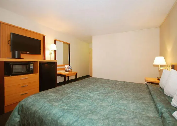 Magnuson Grand North